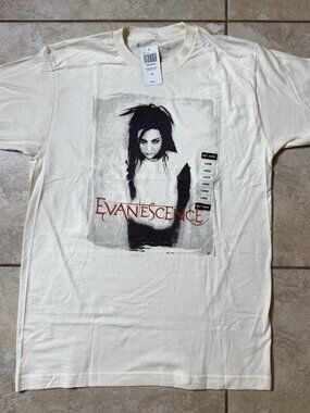Evanescence Amy Lee Portrait T-Shirt Size LARGE New With Tags